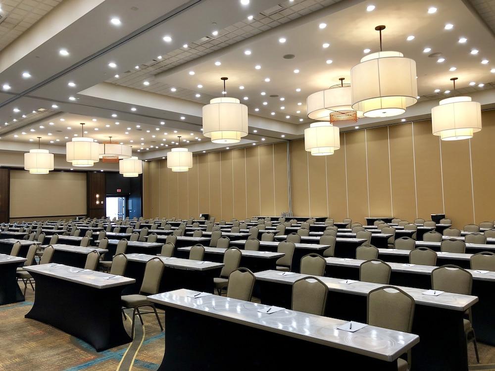 Embassy Suites By Hilton Chicago Naperville Exteriör bild